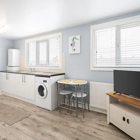 Host & - Trafalgar Square Apartament