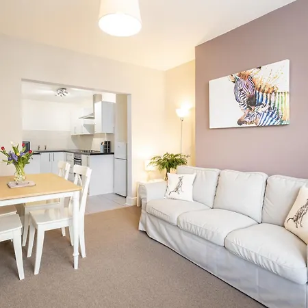 Host & - Trafalgar Square Scarborough